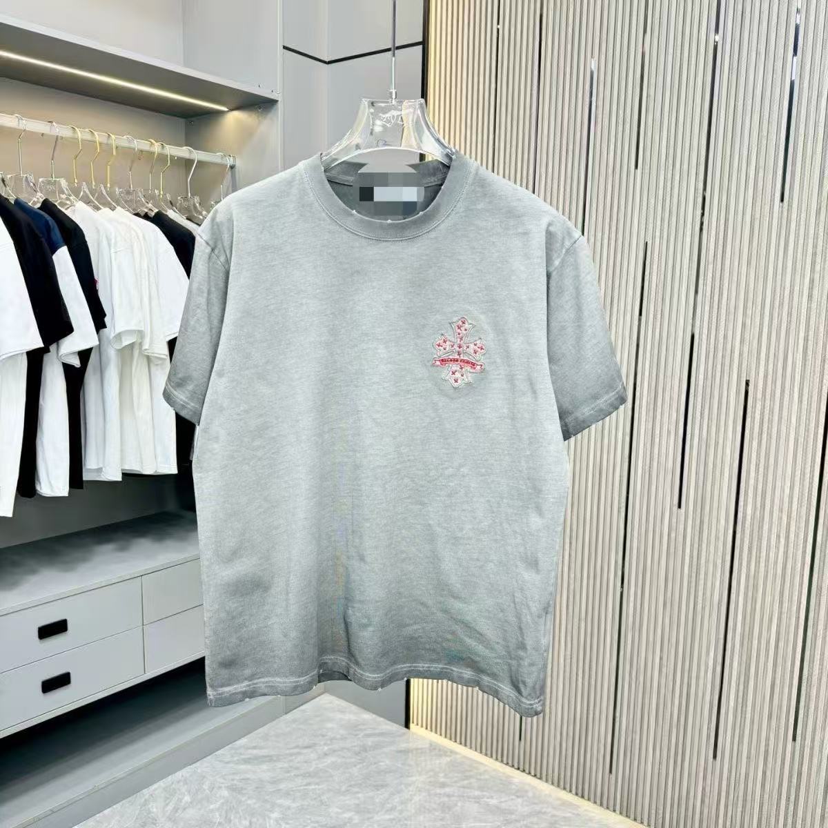 Chrome Hearts T-shirt in Grey/Red: Urban Ember