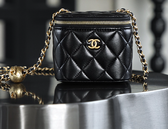 Chanel Lipstick Case in Black: Haute Couture for the Handbag