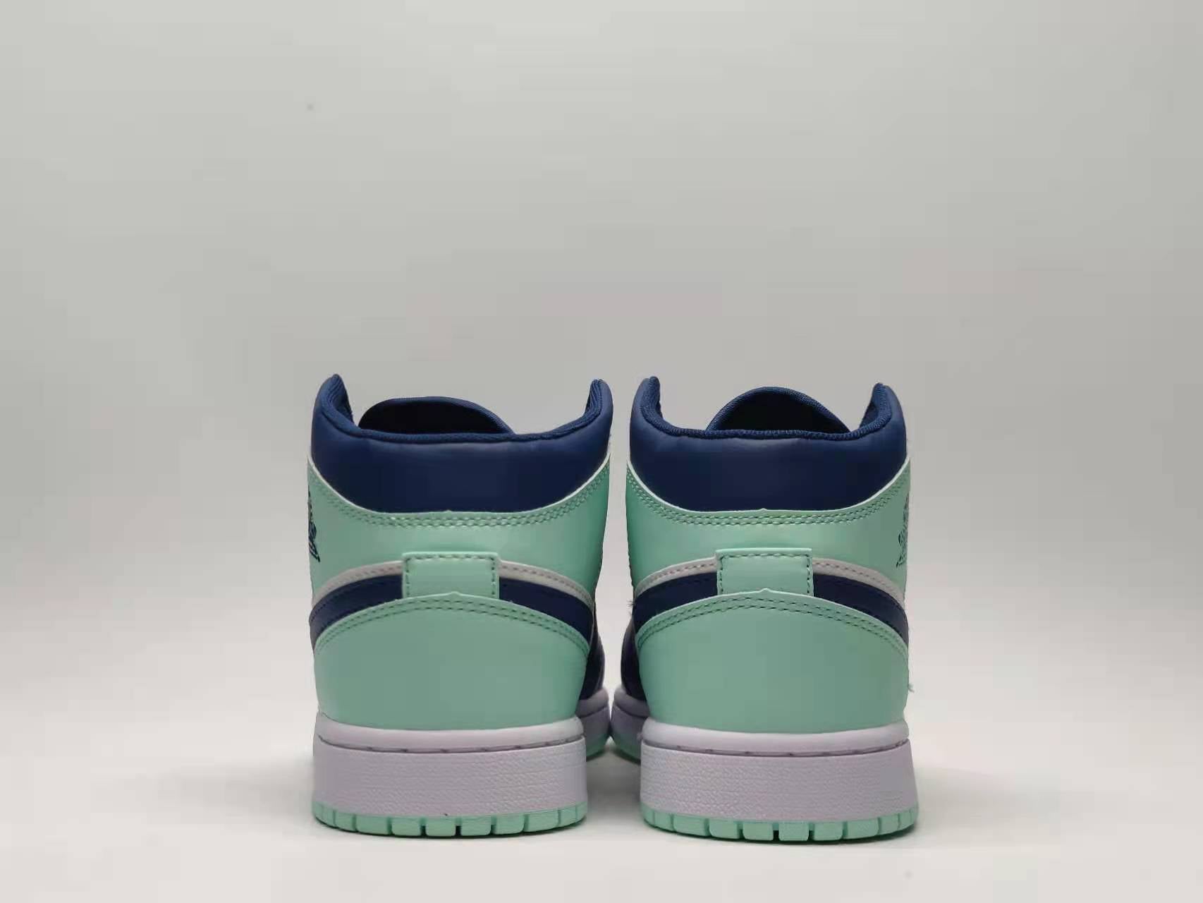 Air Jordan 1 Retro High OG "Blue Mint"