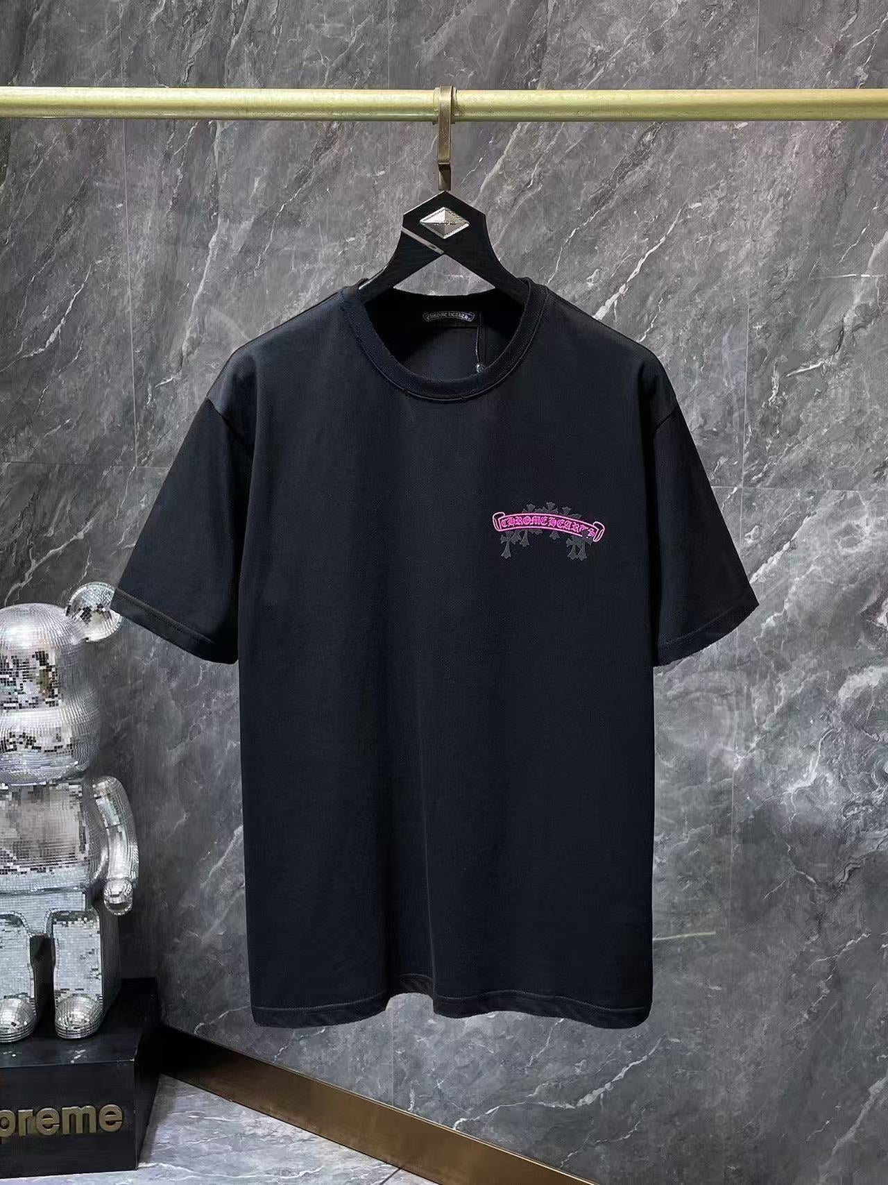 CHROME HEARTS Classic Crewneck T-Shirt in Black/Pink
