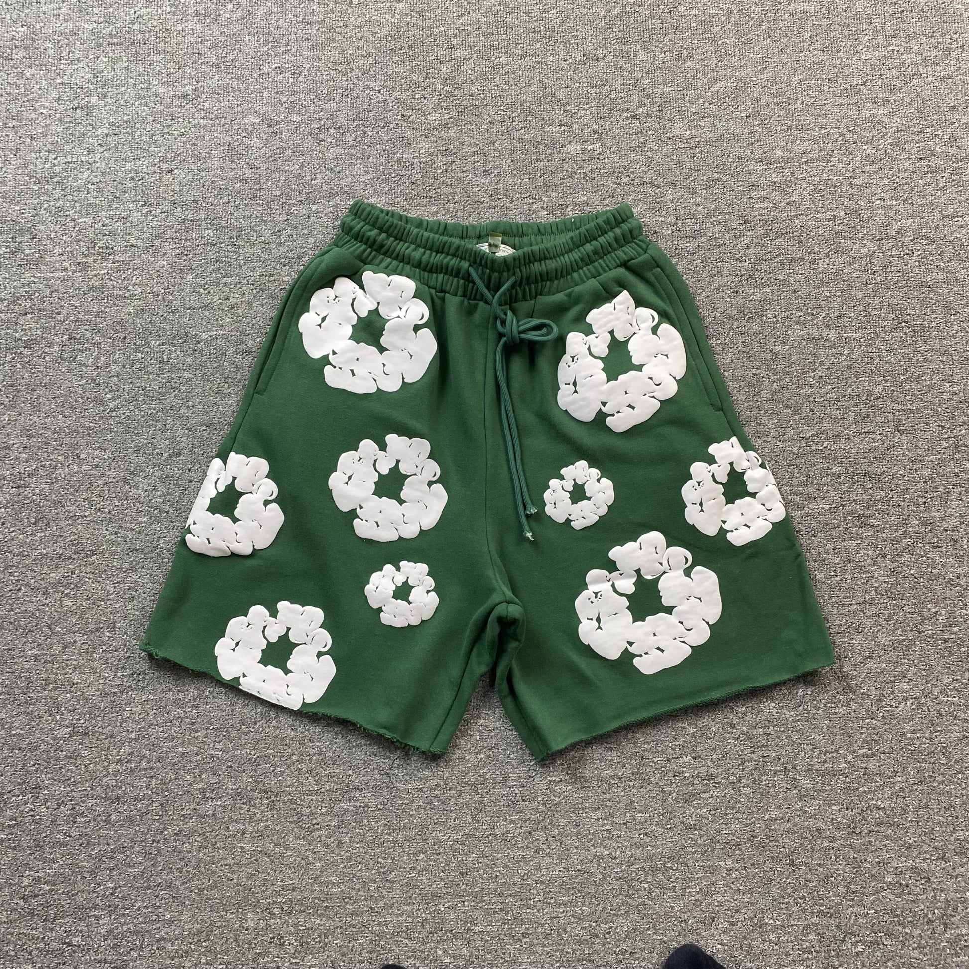 DENIM TEARS COTTON WREATH SHORTS GREEN - Prime Reps