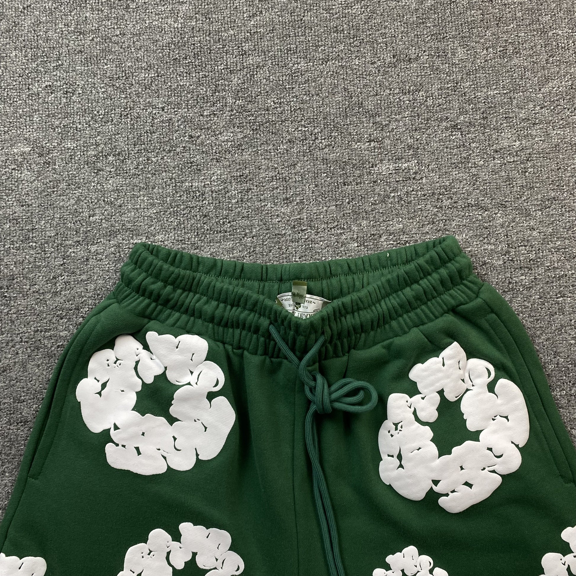 DENIM TEARS COTTON WREATH SHORTS GREEN - Prime Reps