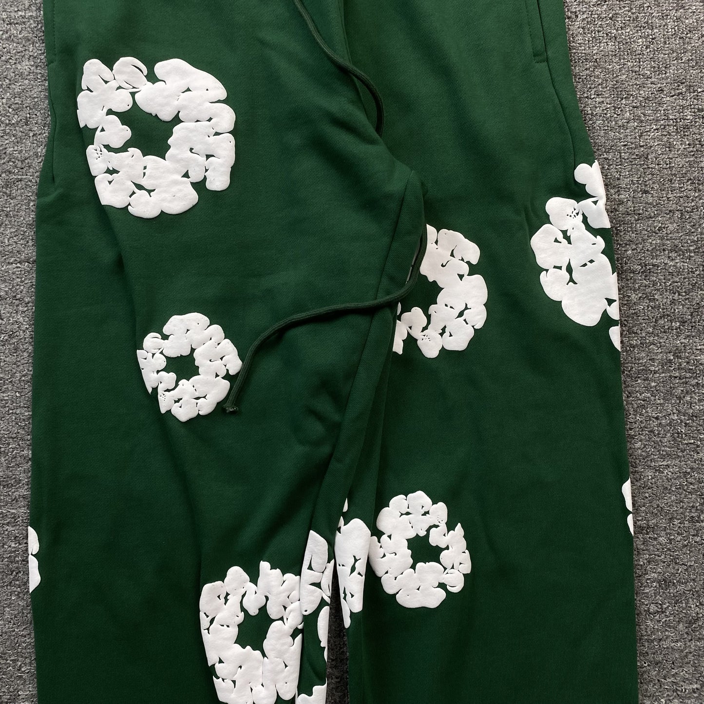 DENIM TEARS COTTON WREATH SWEATPANTS GREEN - Prime Reps