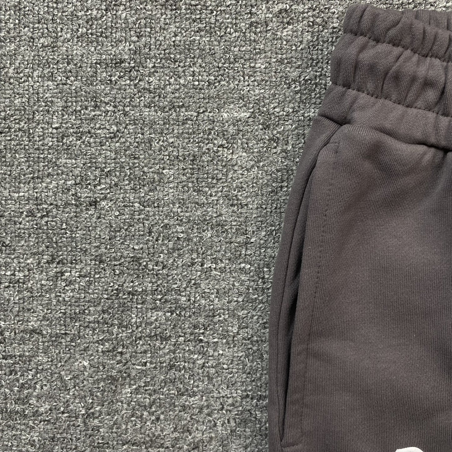 DENIM TEARS COTTON WREATH SWEATPANTS OLIVE - Prime Reps