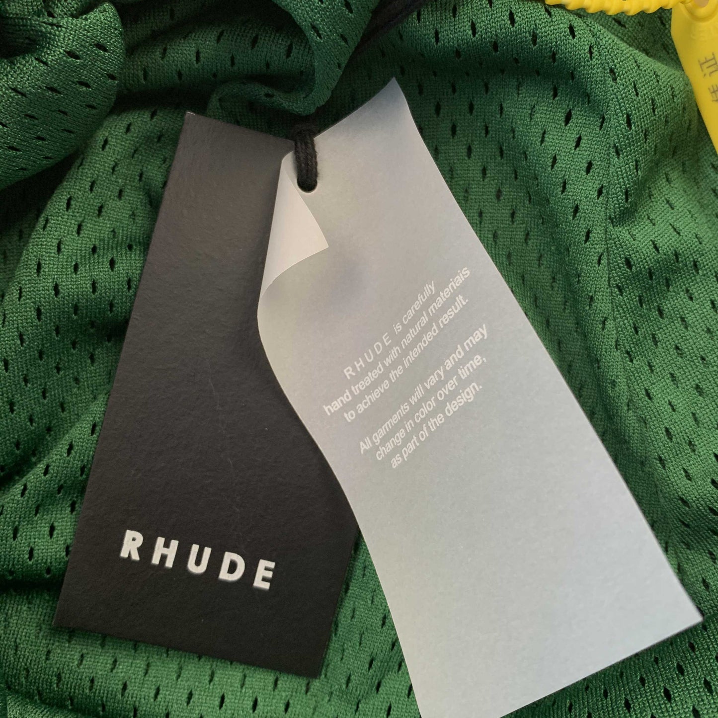 RHUDE COURT LOGO SHORTS GREEN - Prime Reps
