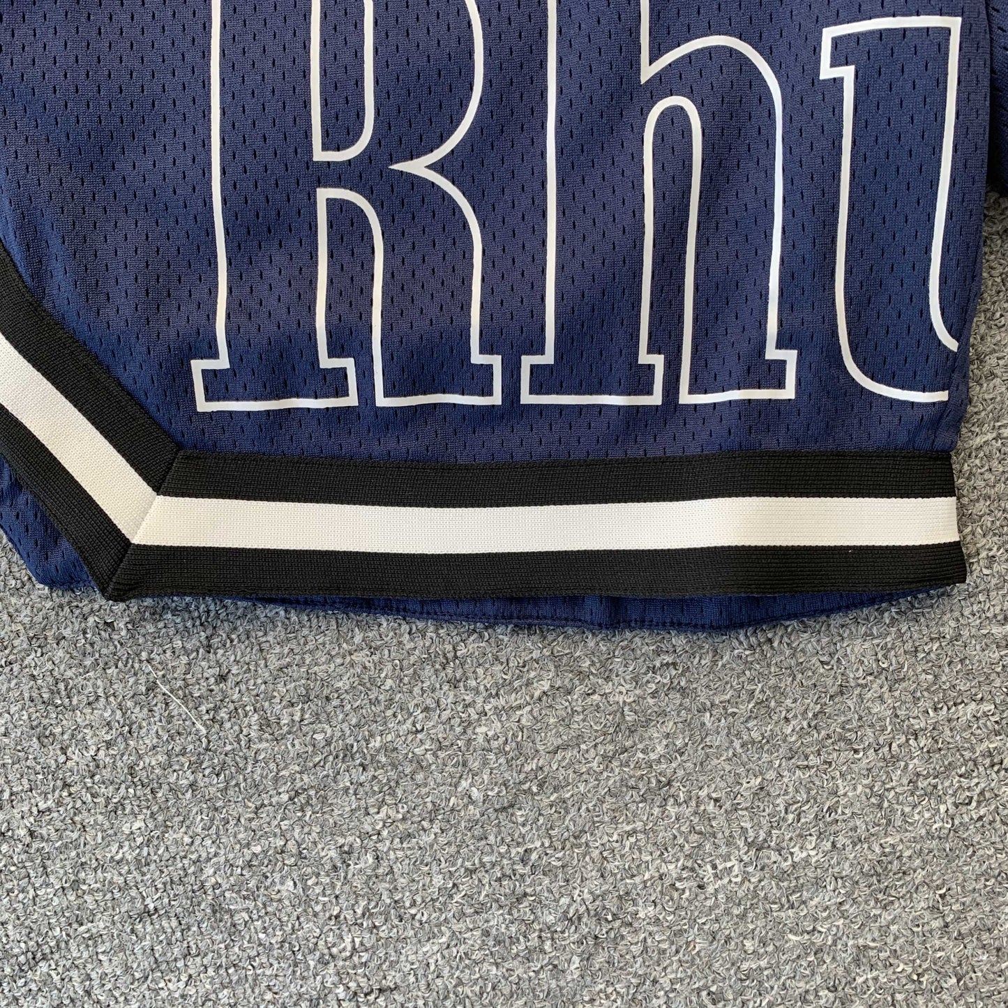 RHUDE COURT LOGO SHORTS NAVY - Prime Reps