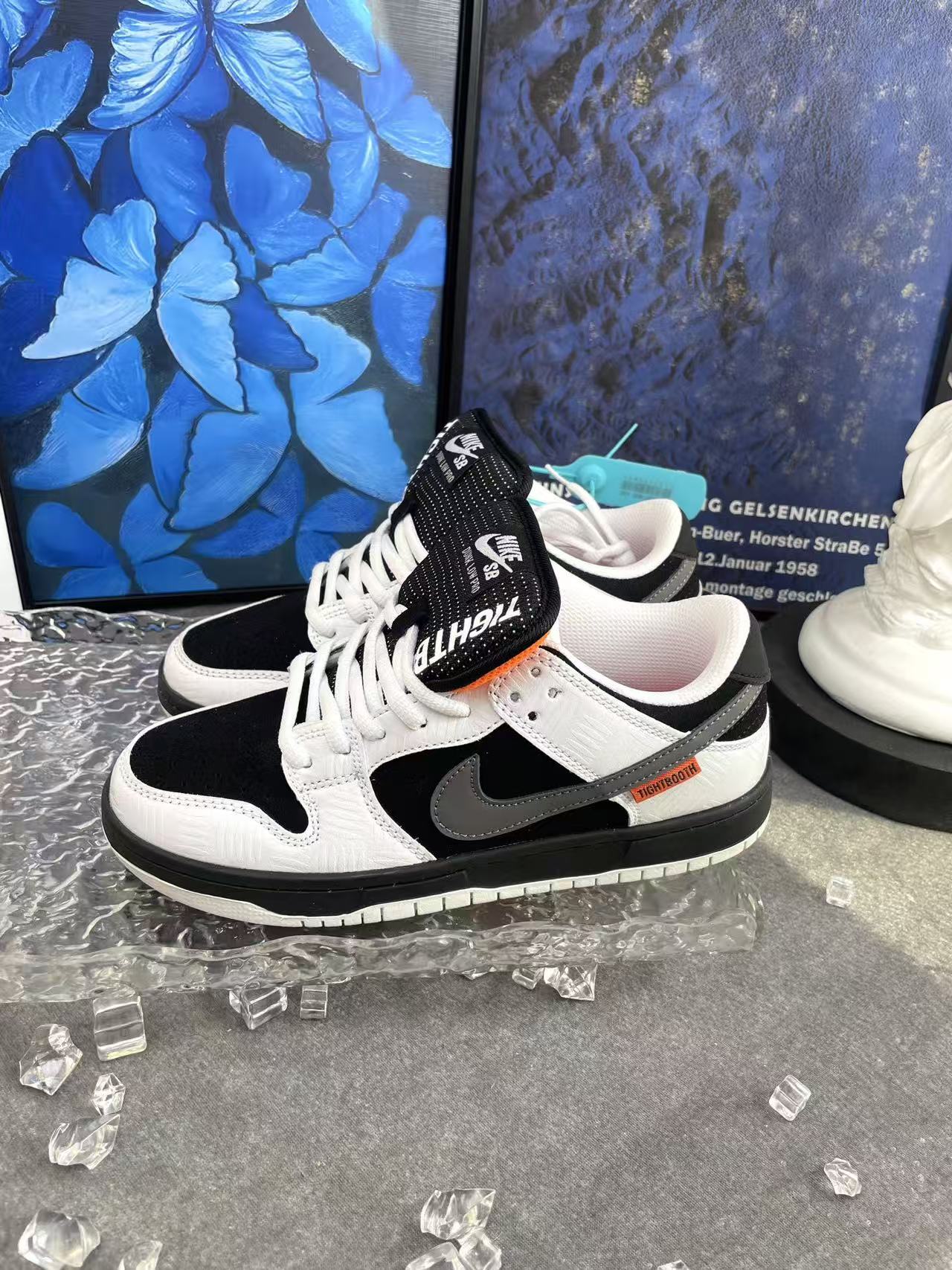 Nike SB Dunk Low 'Reverse Panda': A Monochrome Masterpiece, Reimagined.